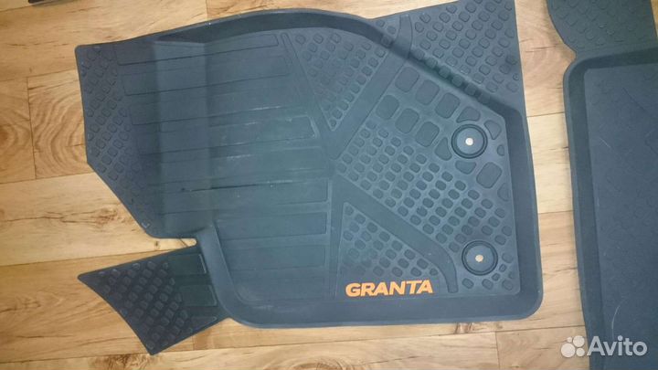 Автомобильные коврики резиновые