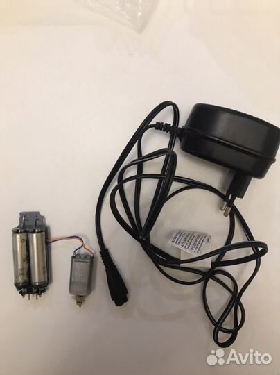 Мотор с аккумулятором и зарядкой