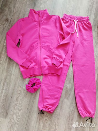 Спортивный костюм на девочку 140см