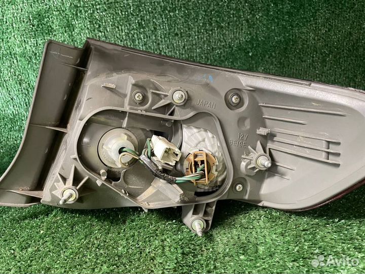 Задний левый фонарь toyota corolla e 150