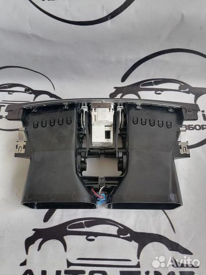 Дефлектор воздуховода центральный mercedes