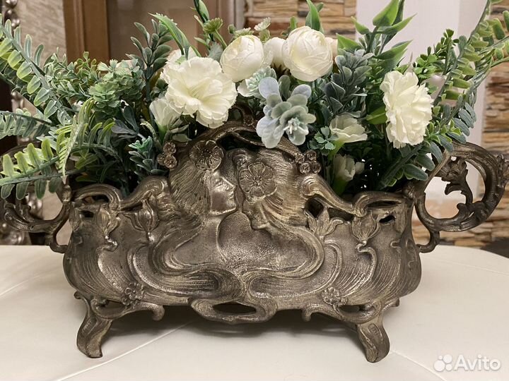 Антикварная жандиньерка