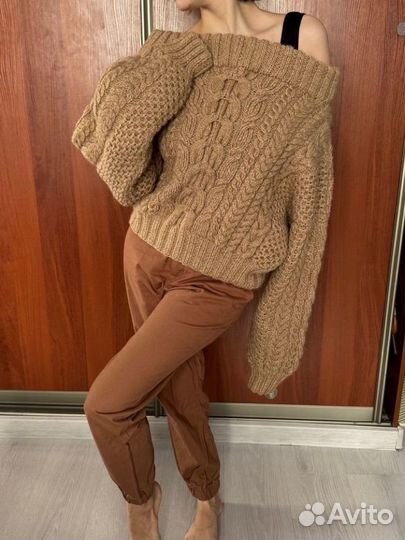 Свитер шерстяной женский