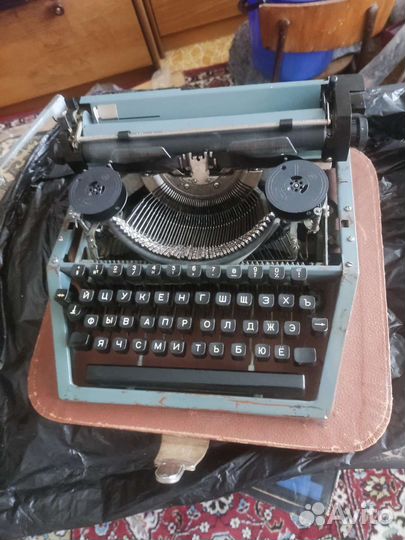 Пишущая печатная машинка москва