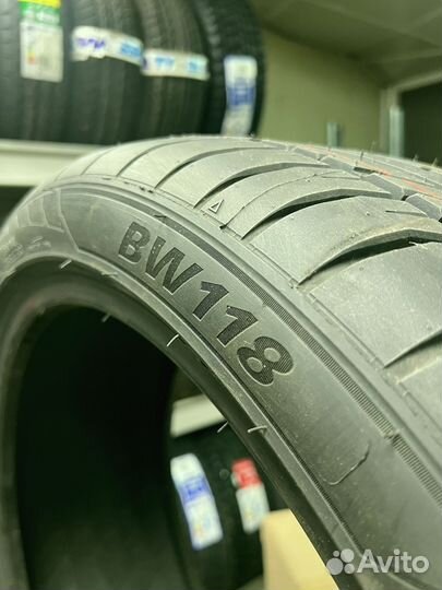 Bearway BW118 285/45 R21 89H