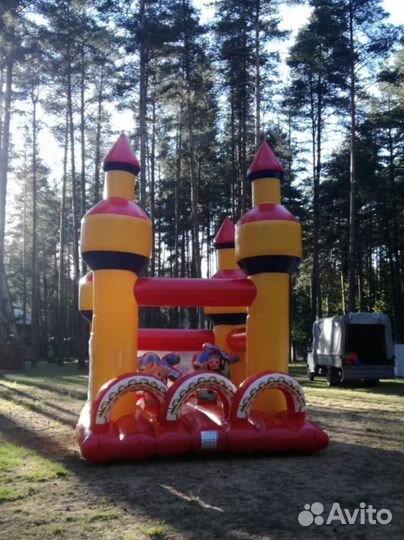 Надувной батут рыцарский замок