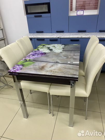 Стол кухонный