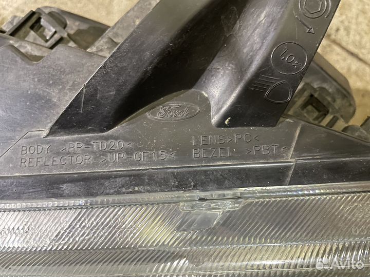 Фара Ford Focus 2