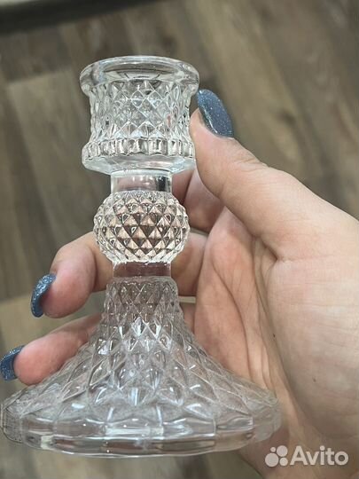 Стеклянный подсвечник