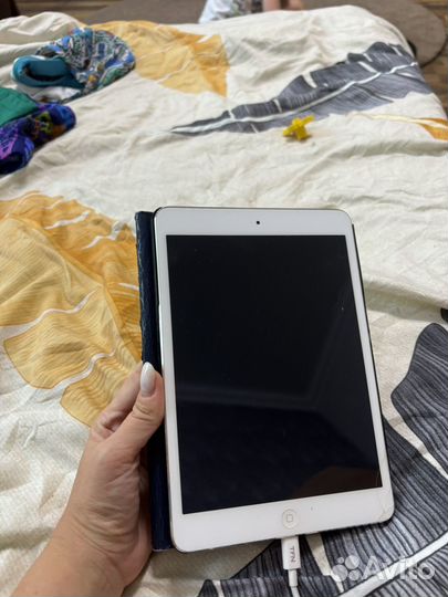 iPad mini работает исправно
