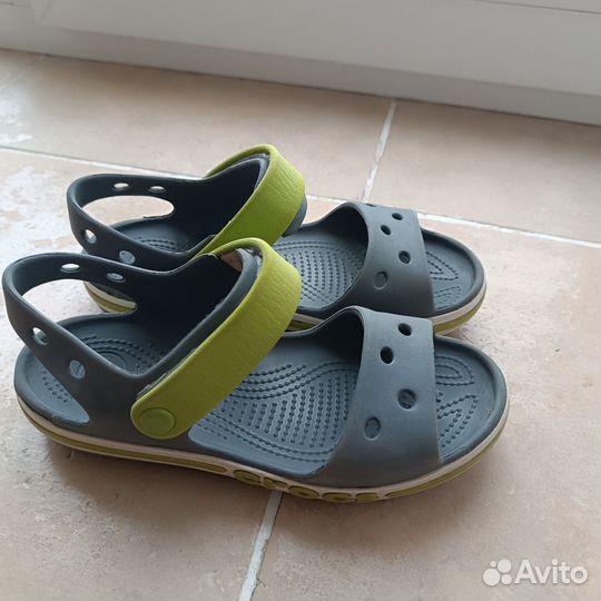 Сандали crocs j1