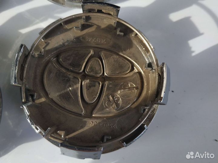 Колпачки на литые диски.toyota