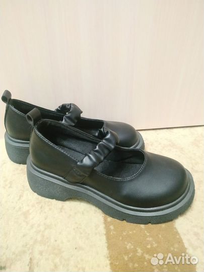 Туфли женские 38 размер черные новые