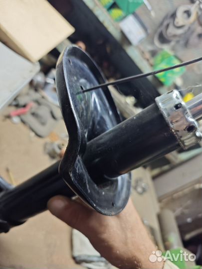 Амортизаторы передние Kia sportage 2