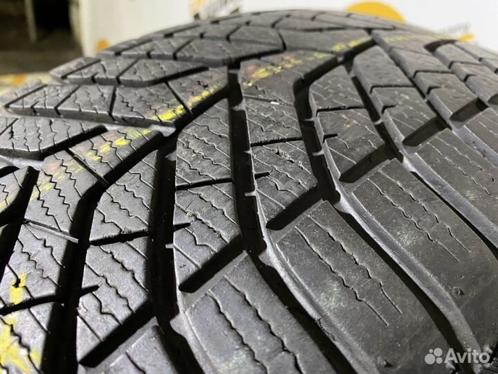 Yokohama BluEarth Winter V905 235/55 R20
