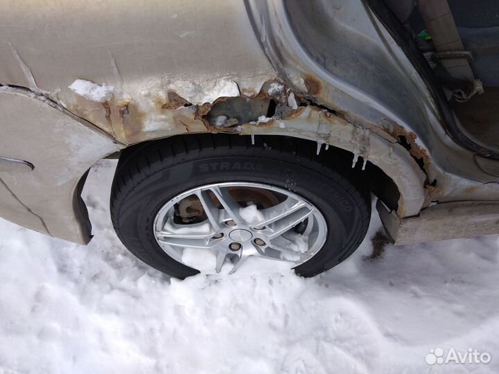 Nissan Tino 1.8 AT, 1999, 240 000 км