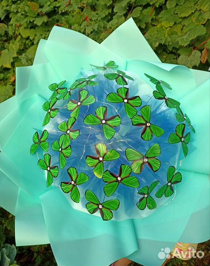 Букет из 25 бабочек со стразами