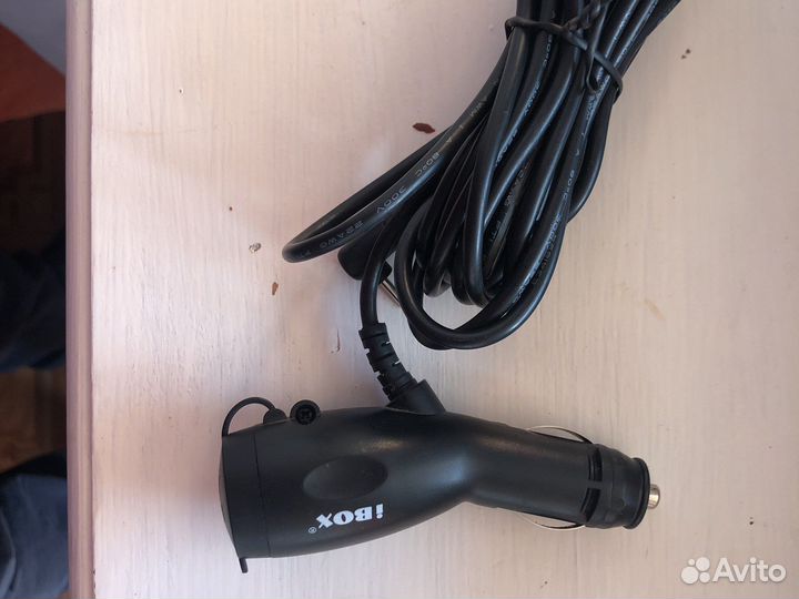 Зарядник на видеорегистратор