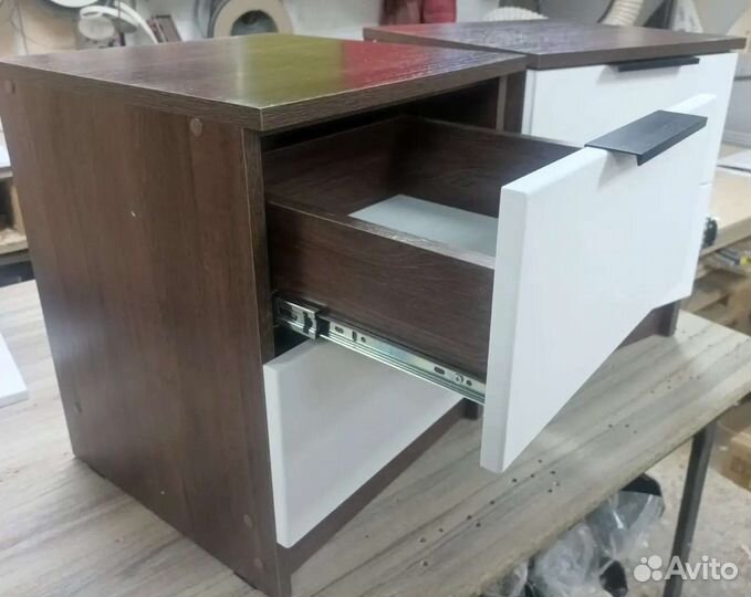 Тумба прикроватная