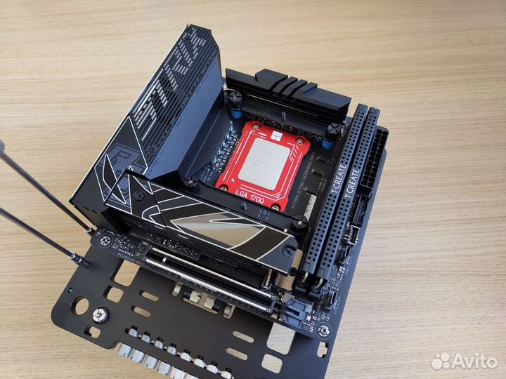 Asus ROG strix Z790-I gaming wifi