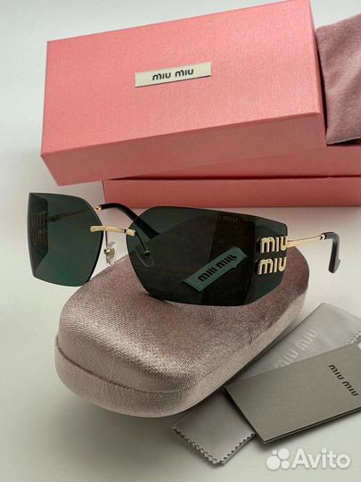 Солнцезащитные очки MiuMiu