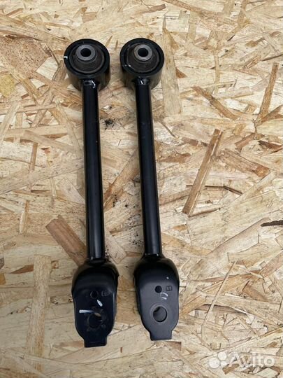 Рычаг задний поперечный Toyota Camry V 70 75