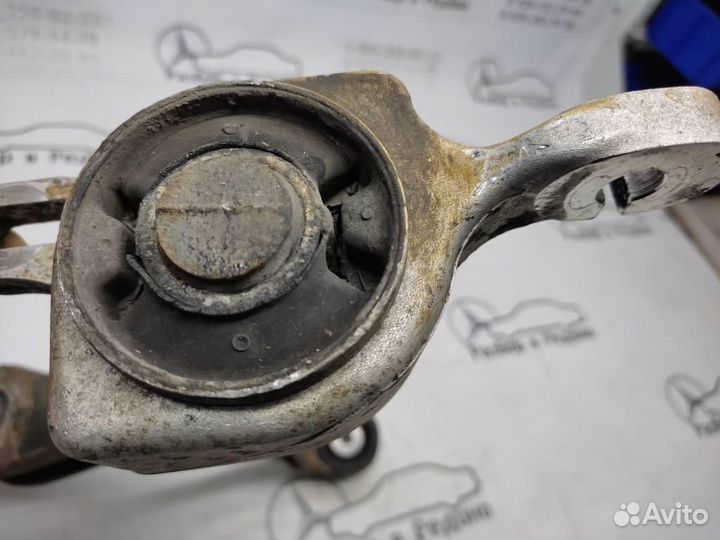 Рычаг передний нижний правый w164 ML-class 642