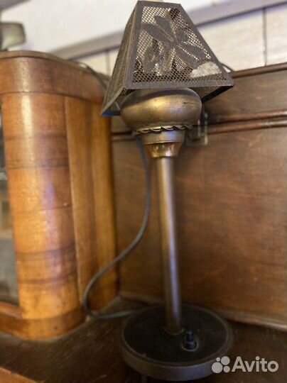 Лампа настольная