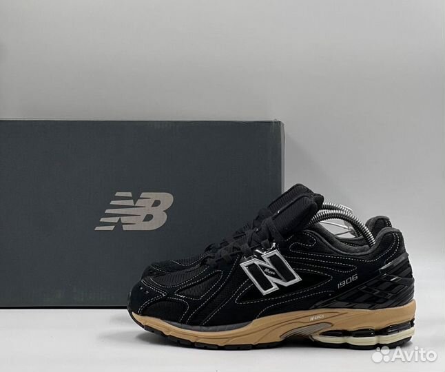 New Balance 1906R - классика жанра