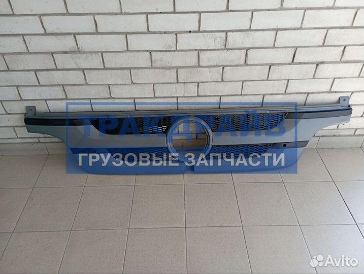 Решетка радиатора Мерседес Атего
