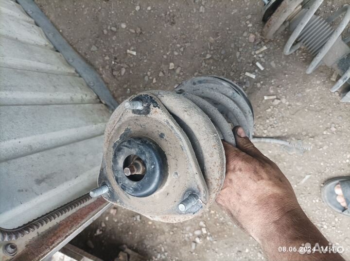 Амортизатор передний Mitsubishi Lancer 9 седан