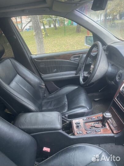 Автомобильв разборе Mercedes w210