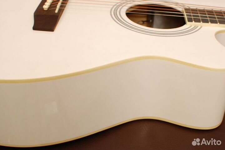 Электроакустическая гитара (комплект)