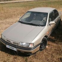 Nissan Primera 2.0 MT, 1993, битый, 430 000 км, с пробегом, цена 50 000 руб.