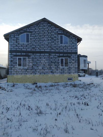 Коттедж 263 м² на участке 12 сот.