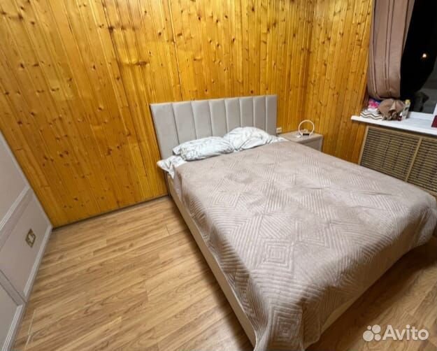 Кровать с подъемным механизмом