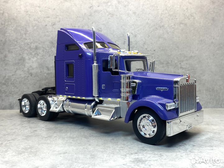 Коллекционная модель Kenworth W900 1:32 New Ray