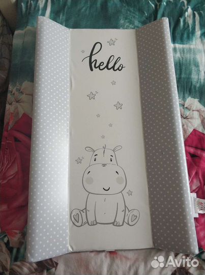 Пеленальная доска и шезлонг для ванночки