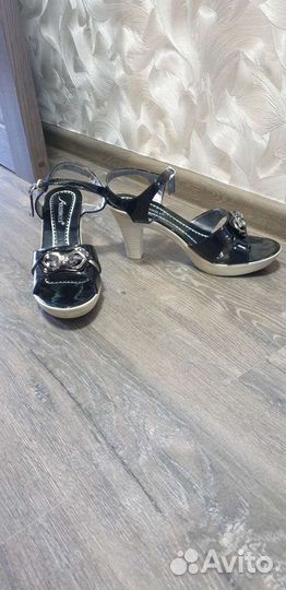 Босоножки женские 39 размер
