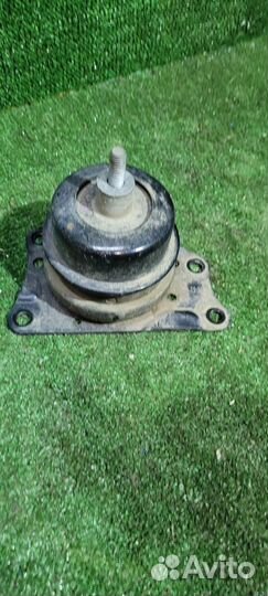 Опора двигателя правая Volkswagen Polo Sedan Mk5