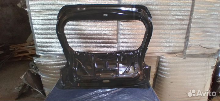 Дверь багажника Nissan Juke 2011- K0100BV8BA