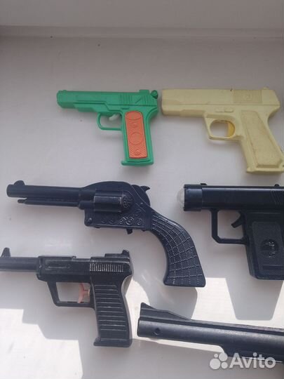 Игрушка пистолет СССР