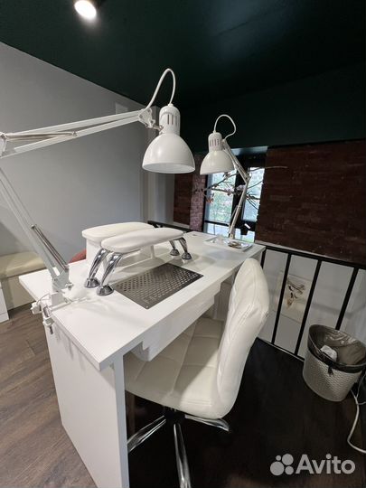 Лампа настольная для маникюра