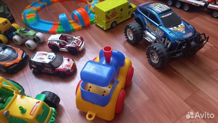 Большой пакет машинок