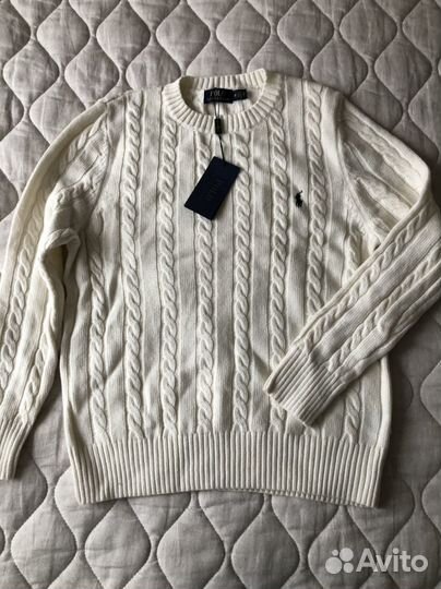 Свитер с косами