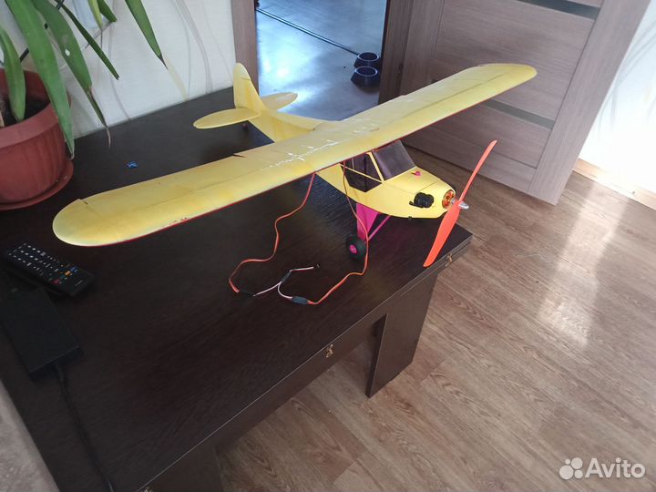 Модель самалета готовая, из пластика