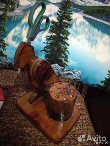 Канцелярская подставка (из дерева)