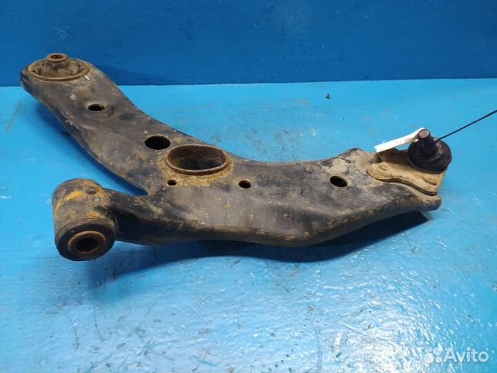 Рычаг подвески передний левый Toyota Rav4 Xa30