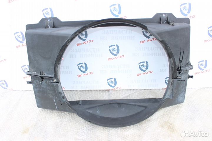 Кожух вентилятора Cadillac Escalade 2 GMT800 2004г