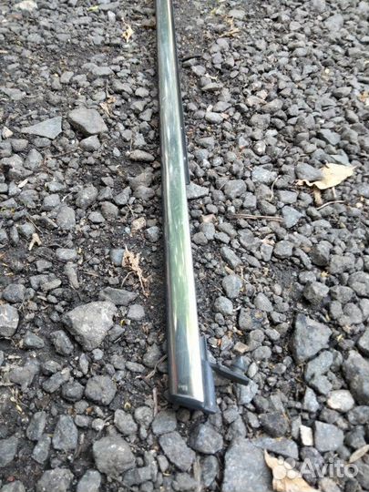 Уплотнитель стекла двери задний правый Citroen C4